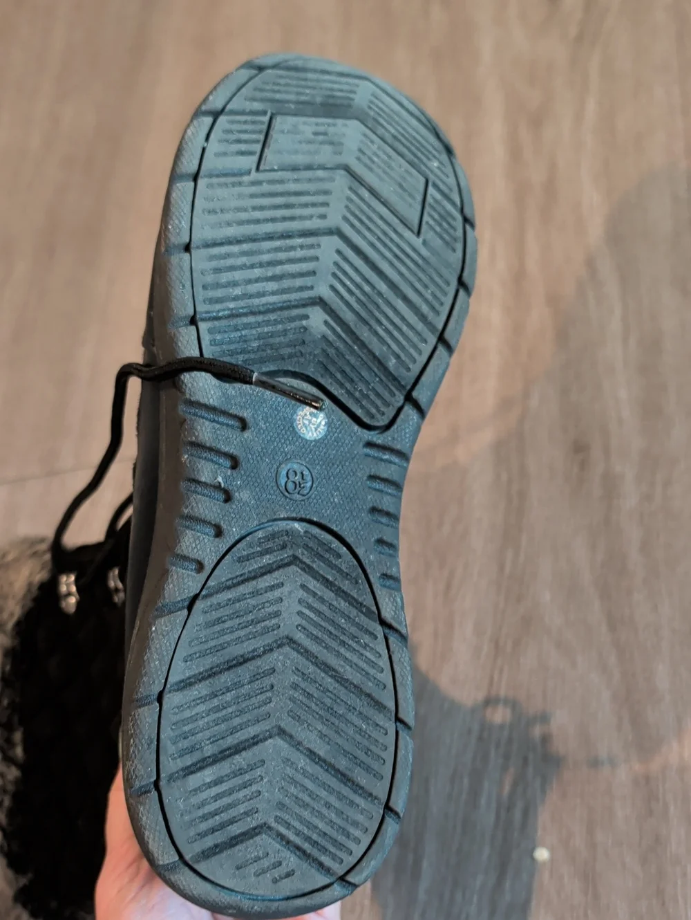 Women’s Black Quilted Winter Snow Boots with Faux Fur Collar 8.5